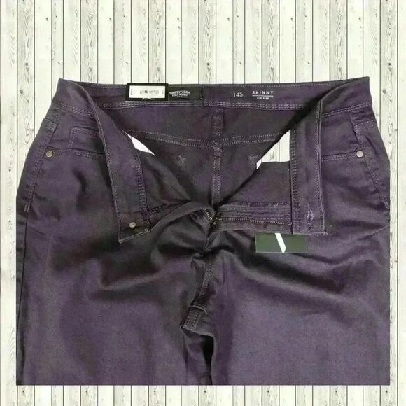 NWT SIMPLY VERA MID RISE SKINNY JEANS - Picture 3 of 5